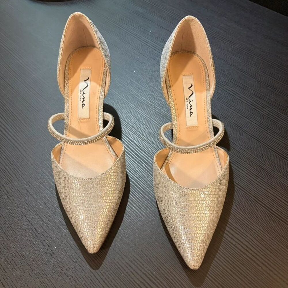 Nina New York Silver Glitter Pointed Toe D'Orsay Pumps Rhinestone Strap 5.5 M